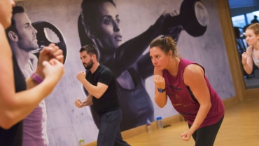 bodycombat-fitness-class-pose