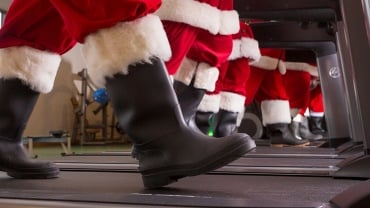 santas-on-treadmill